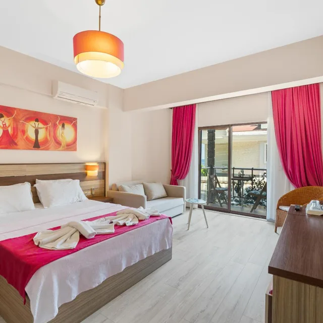 غرفة بسرير مزدوج بإطلالة على البحر، Eden Pyara Hotel Turunc 3/10