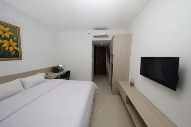 Deluxe, Queen Bed, Mendjangan Mansion by ZUZU 4/10