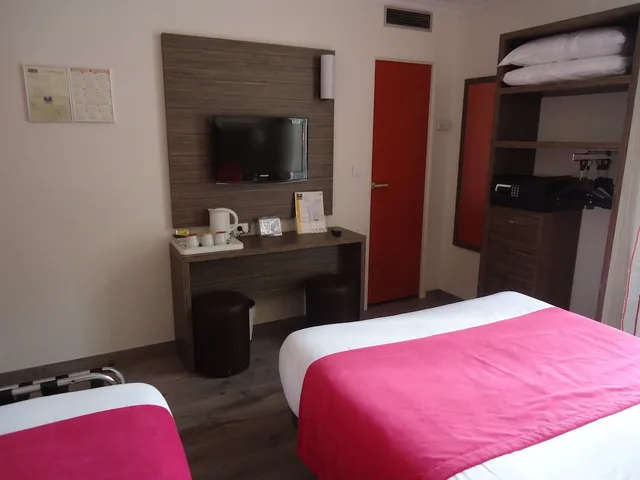 Room, Triple, 1 Queen and 1 Single Bed, Hotel Menton Riviera 2/6