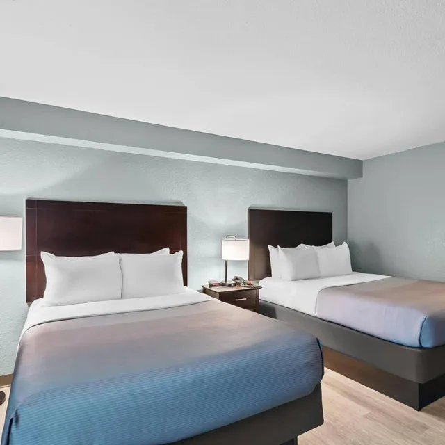 غرفة ديلوكس بسريرين كوين، Quality Inn near Potomac Mills 4/7