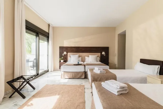 Family, Double and Twin Beds, Hotel Finca Los Abetos 1/5