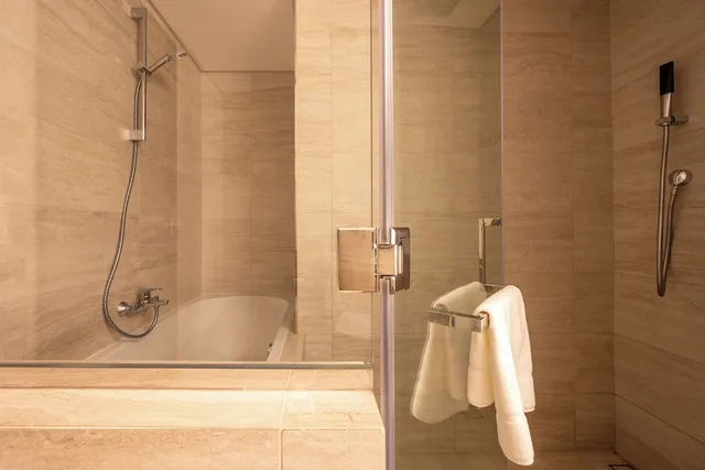 3 Bedrooms, Penthouse, Twin Beds, 2 King Beds, Fraser Suites Seef Bahrain 9/10