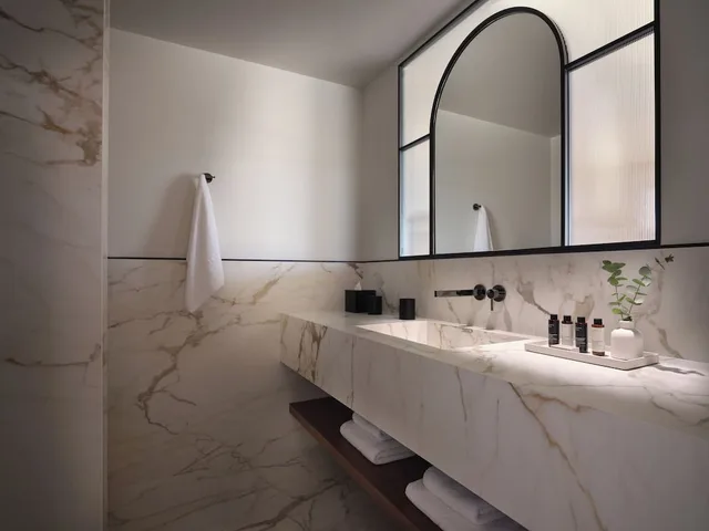 جناح جونيور ديلوكس بسرير مزدوج بإطلالة على البحر، Eagles Palace - Small Luxury Hotels of the World 6/6