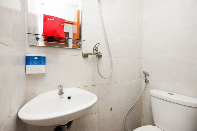 غرفة بسرير مزدوج، Reddoorz Near Kota Lama Semarang 2/3