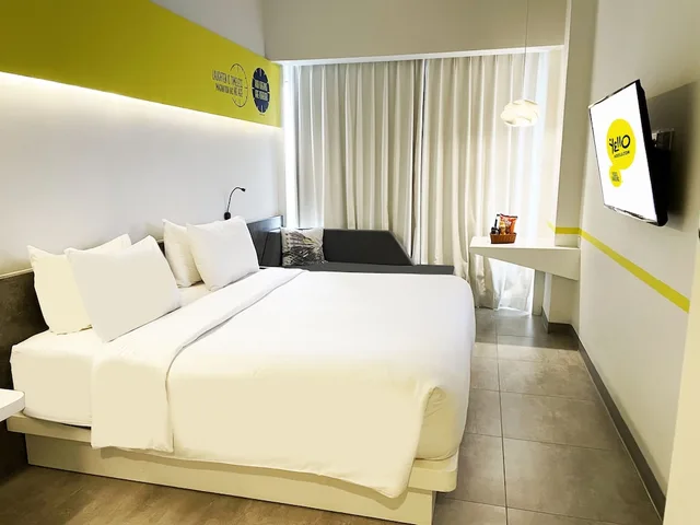 Yello, Twin Beds، Yello Hotel Paskal Bandung 2/3