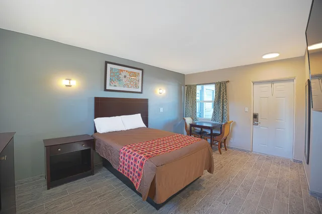 شقة بغرفة نوم واحدة، Sunrise Inn by OYO Titusville FL 6/10