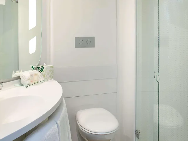 غرفة بسرير كوين، IBIS SYDNEY AIRPORT 3/3