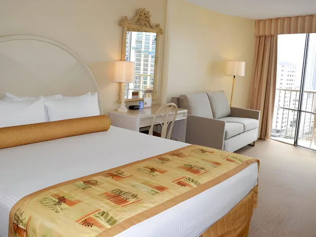 غرفة بسرير كينج لذوي الإعاقة، Outrigger Waikiki Paradise 1/2