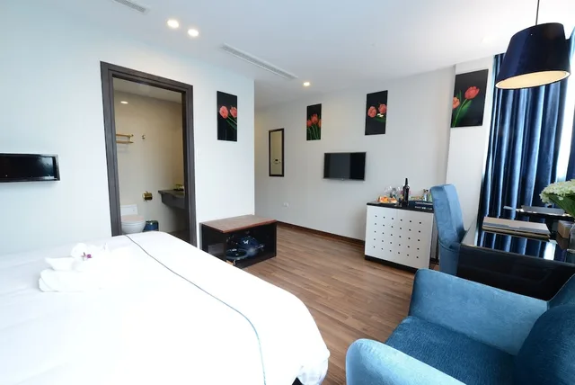 جناح شهر العسل بسرير كينج بإطلالة على المدينة، Hanoi Emerald Waters Hotel Spa 2/10