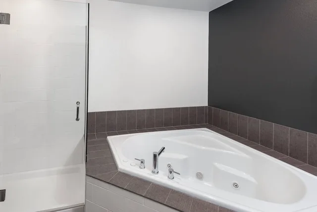 Suite, King Bed, Sofa, Caretta Landing Sarasota, an Ascend Collection Hotel 3/3