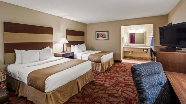 Standard, 2 Queen Beds, Courtyard View, Large, Best Western Pine Springs Inn 2/10