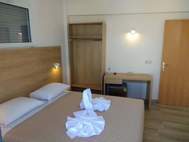 غرفة قياسية بسرير مزدوج، International Hotel 1/2