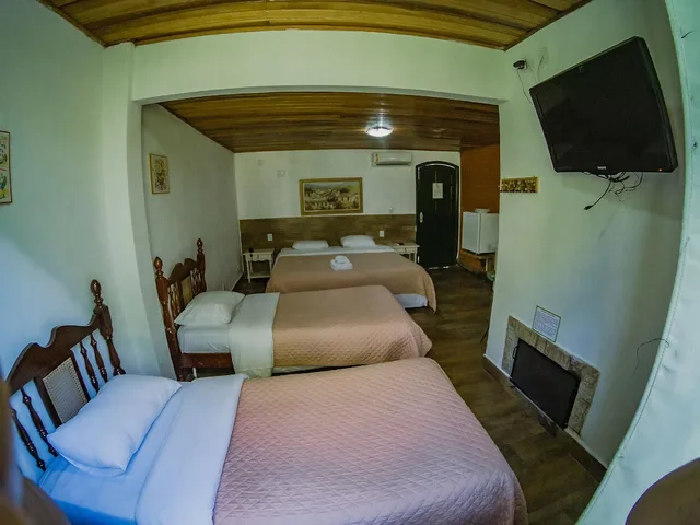 جناح عائلي بسرير كينج وسريرين منفصلين، Hotel Mirante Do Penedo 3/4