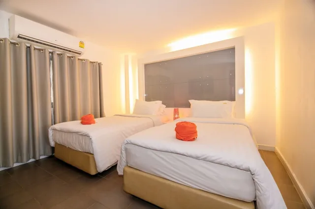 غرفة سوبيريور بسريرين منفصلين، The Original Orange Rooms 1/3