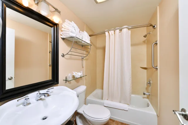 غرفة قياسية بسرير كينج، Dana Point Marina Inn 4/4
