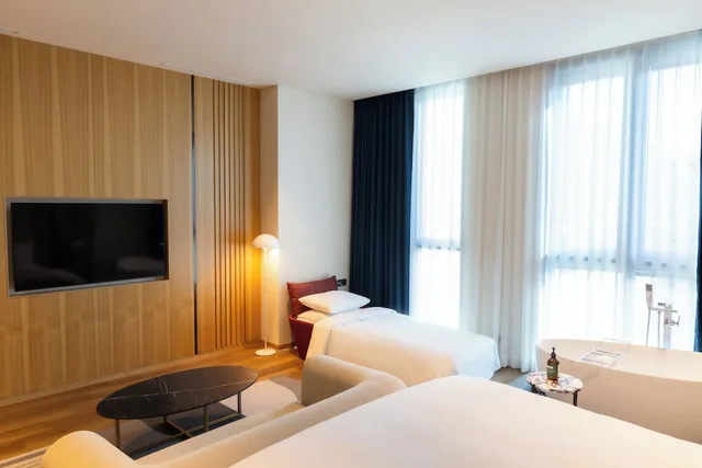 Suite, King Bed, Sofa, voco Seoul Gangnam, an IHG Hotel 6/9