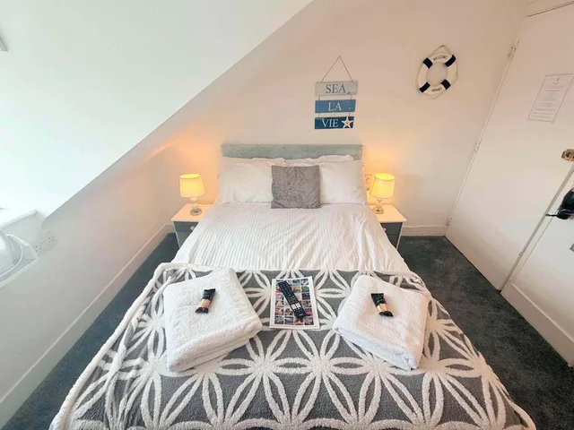 Bronze, Double Bed, Small، Hotel Mon Ami 1/10