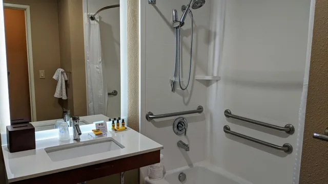 غرفة قياسية بسرير كينج، Best Western Bend North 6/9