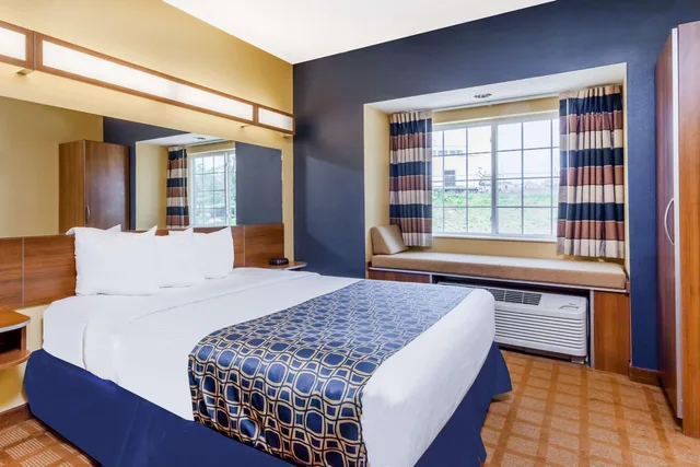 غرفة بسرير كوين، Microtel Inn & Suites By Wyndham Dickson City/Scranton 1/2