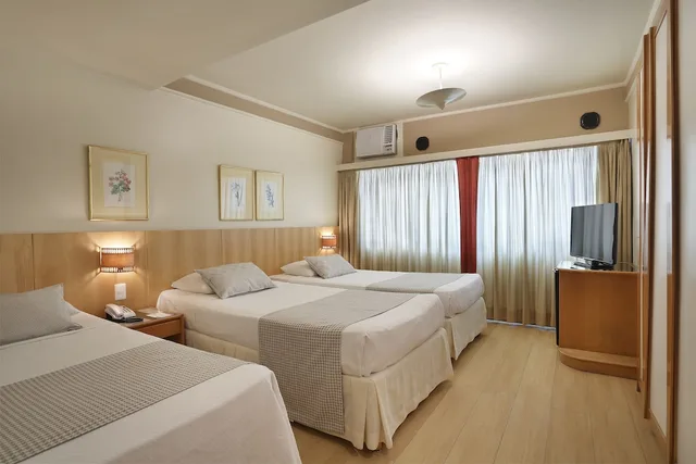 غرفة ديلوكس بثلاثة أسرّة، Mirasol Copacabana Hotel 1/10