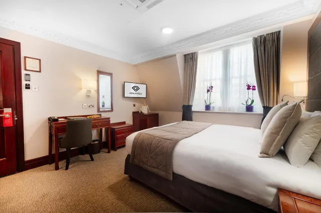 Executive, Gem Fitzrovia Hotel 4/10