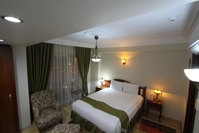 غرفة قياسية بسرير مزدوج أو سريرين منفصلين، Basileus Hotel 3/10