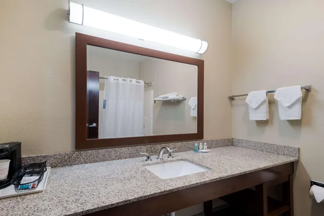 غرفة بسرير كينج، Quality Inn & Suites Terrell 5/6
