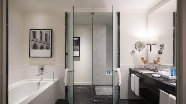 غرفة بريستيج بسرير كينج بشرفة، PALACIO TANGARA 5/6
