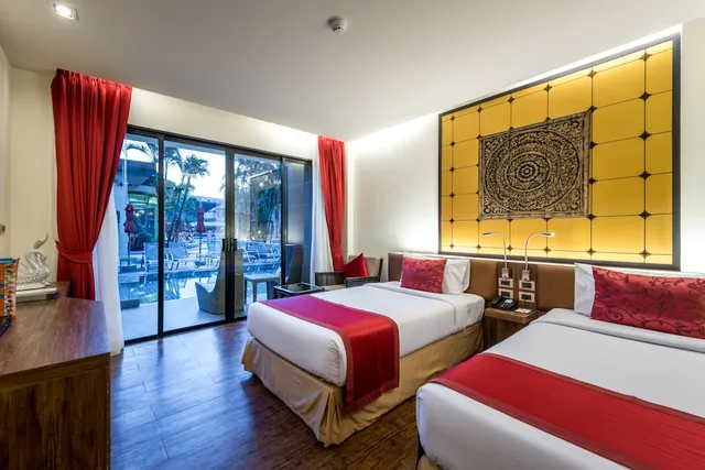 Deluxe, Twin Beds, Pool Access، The Beach Heights Resort 3/4