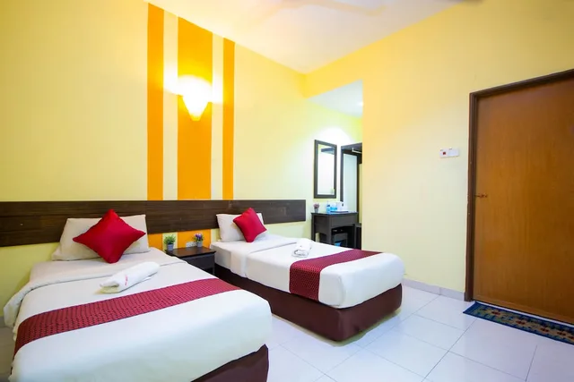 Superior, Twin Beds, Sun Inns Rest House Kuantan 4/8