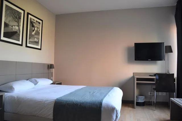 Standard, Queen Bed, Adonis Lyon Dock Ouest 3/6