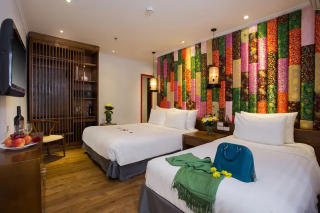 غرفة عائلية بسرير كوين وسرير فردي بشرفة، Hanoi Media Hotel and Spa 4/7