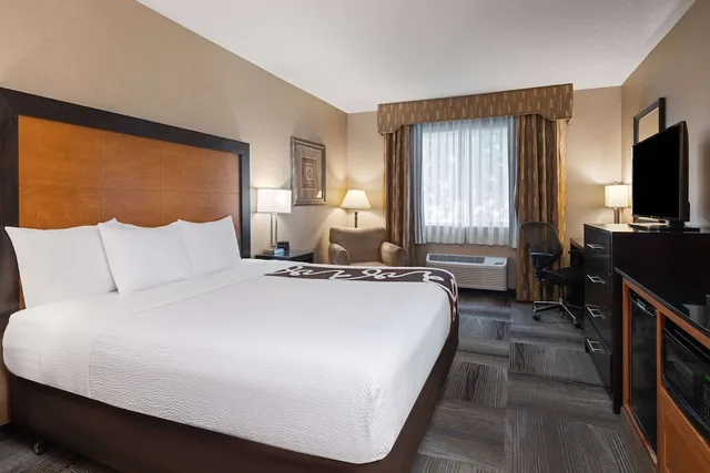 غرفة ديلوكس بسرير كينج لذوي الإعاقة، La Quinta Inn and Suites by Wyndham Idaho Falls/Ammon 1/3