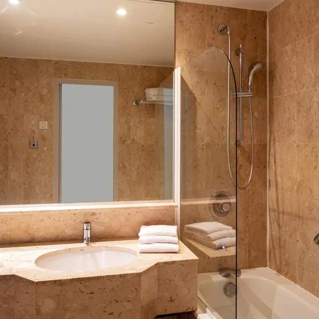 غرفة قياسية بسرير مزدوج بشرفة بإطلالة، Hotel Beau Rivage 3/4
