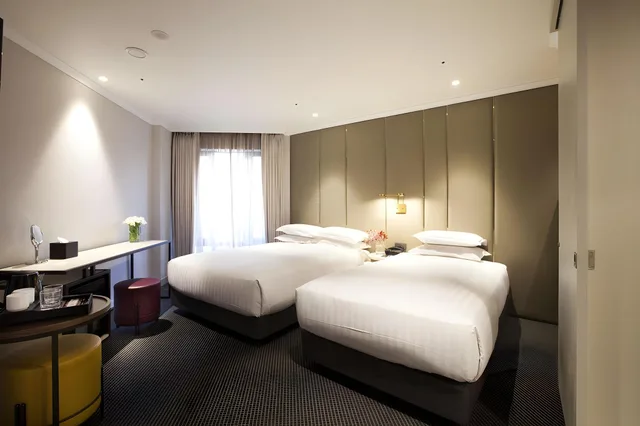 غرفة ثلاثية بسريرين مزدوجين، G2 HOTEL MYEONGDONG 1/2