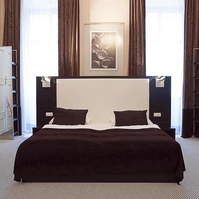 غرفة بسرير مزدوج، Old Town Square Residence by Emblem 5/6