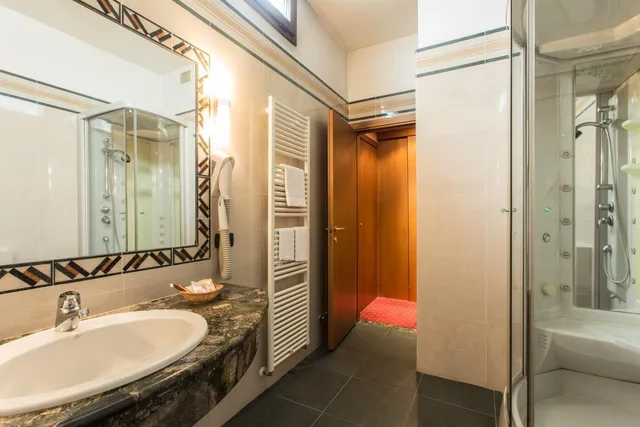 غرفة ثلاثية، Airport Motel Malpensa 1/2