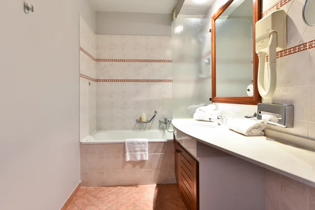 غرفة سوبيريور بسرير مزدوج، Zenitude Hotel-Residences Le Cannet 4/4