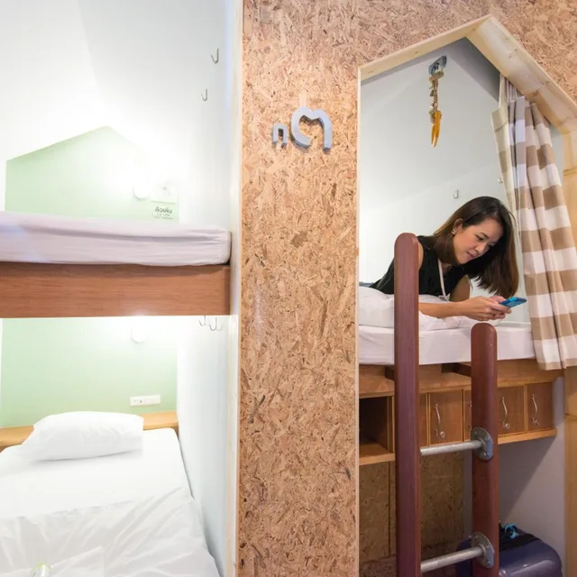سكن مشترك بخمسة أسرّة للنساء، Barn And Bed Hostel 8/8