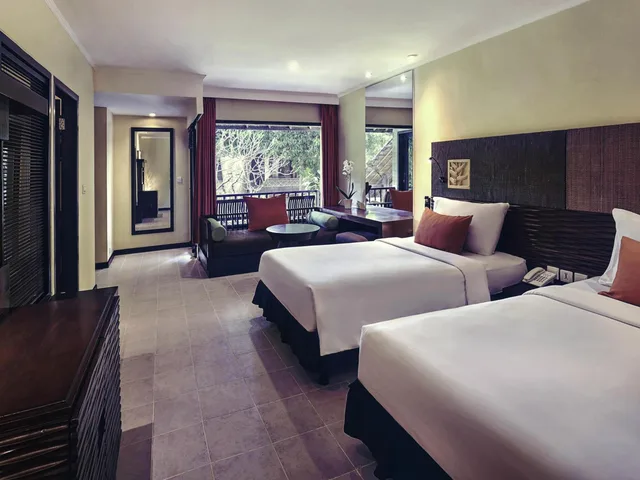 Executive, Twin Beds, Sofa, Mercure Resort Sanur 1/4