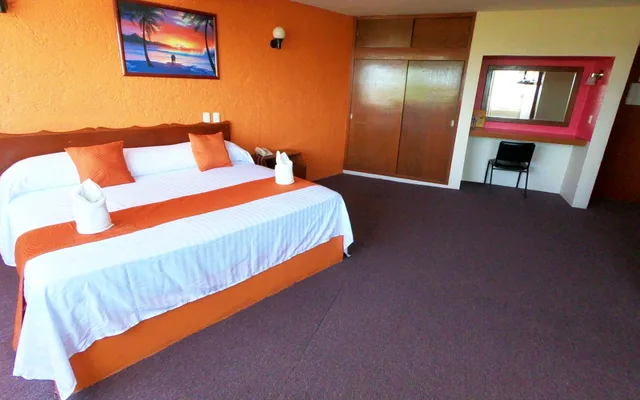 غرفة تنفيذية، Uxulkah Hotel 3/4