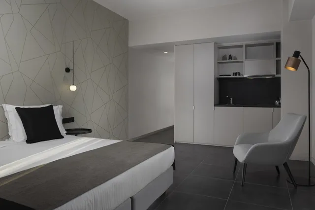 جناح بسرير كوين بإطلالة على المدينة مع أريكة، Azur Suites 3/4