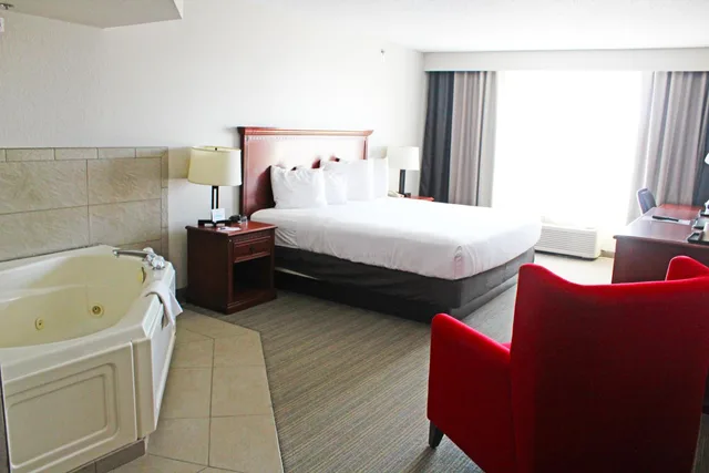 جناح ديلوكس بجاكوزي، Marinette WI Hotel 4/9