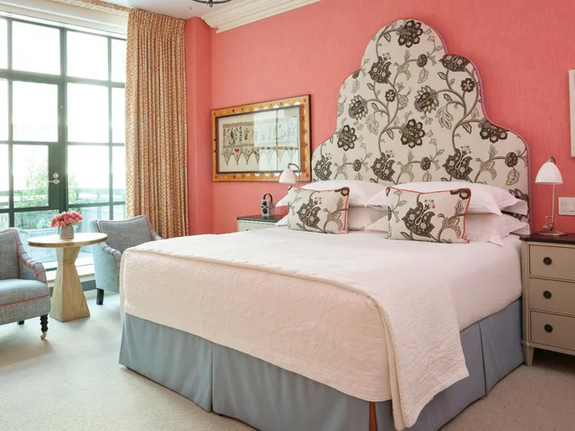 جناح ركني بشرفة، The Whitby Hotel 2/4