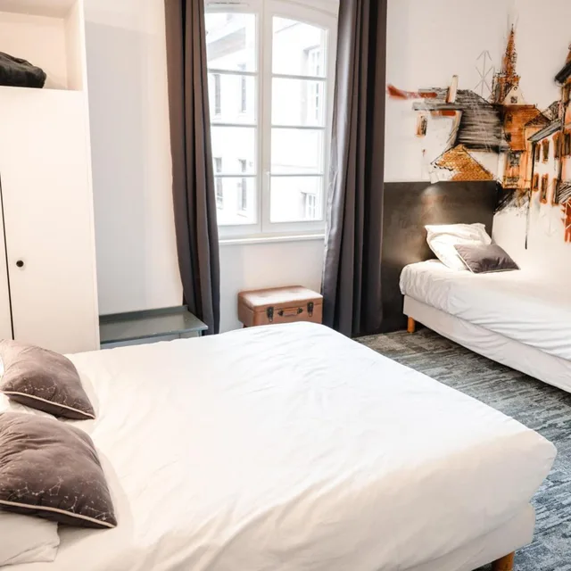 غرفة كلاسيكية ثلاثية، Hotel des Arts 2/8
