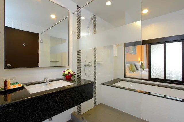 Aqua Pura, Twin Beds, Pool Access، Kata Sea Breeze Resort 9/10