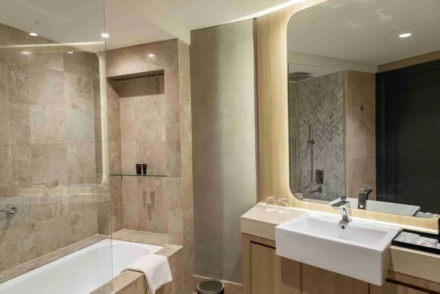 Premium, Family, King Bed, ARTOTEL Suites Mangkuluhur 6/6