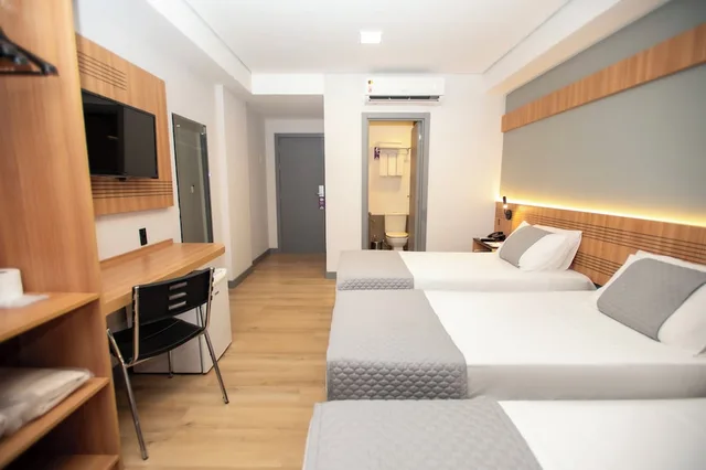 غرفة تنفيذية ثلاثية بسريرين منفصلين وثلاثة أسرّة، Delcas Hotel 2/4