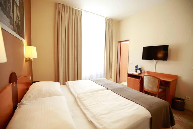 غرفة اقتصادية بسرير مزدوج، Hotel Merkur 3/10