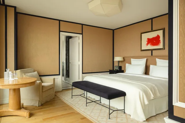 جناح بسرير كينج بشرفة مع أريكة، Hotel Balzac Champs Elysees 1/3